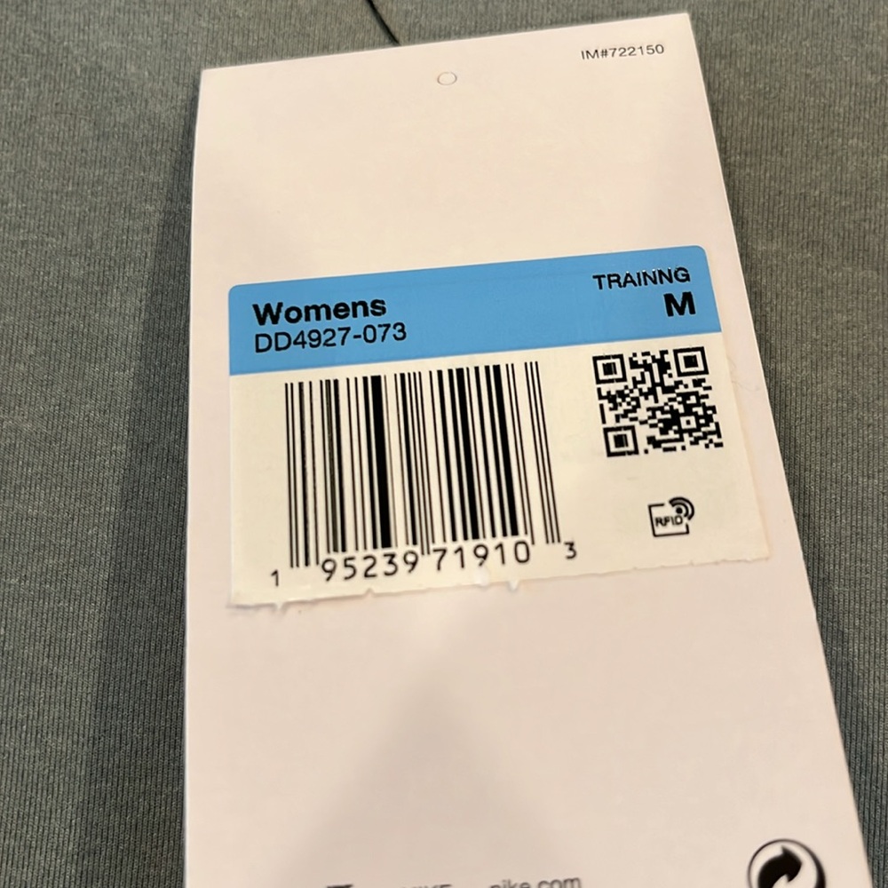 Nike Therma-FIT One
Women's Long-Sleeve Top - Picture 4 of 4